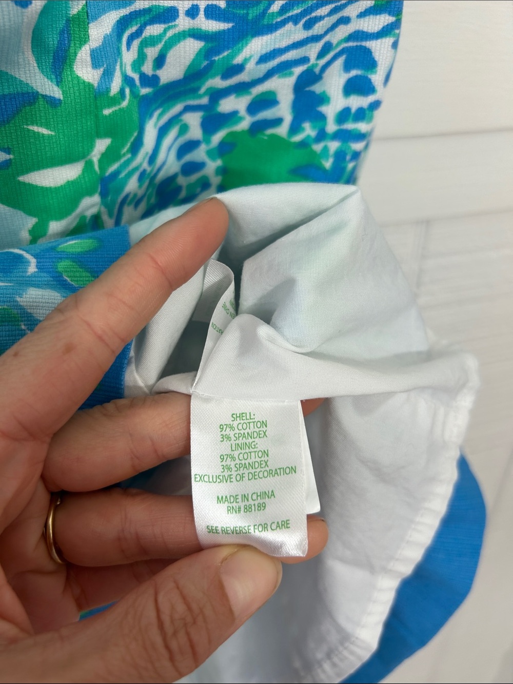 Lilly Pulitzer Stretch Shelli Mini Dress size 6, beautiful blue & green pattern - Picture 6 of 9